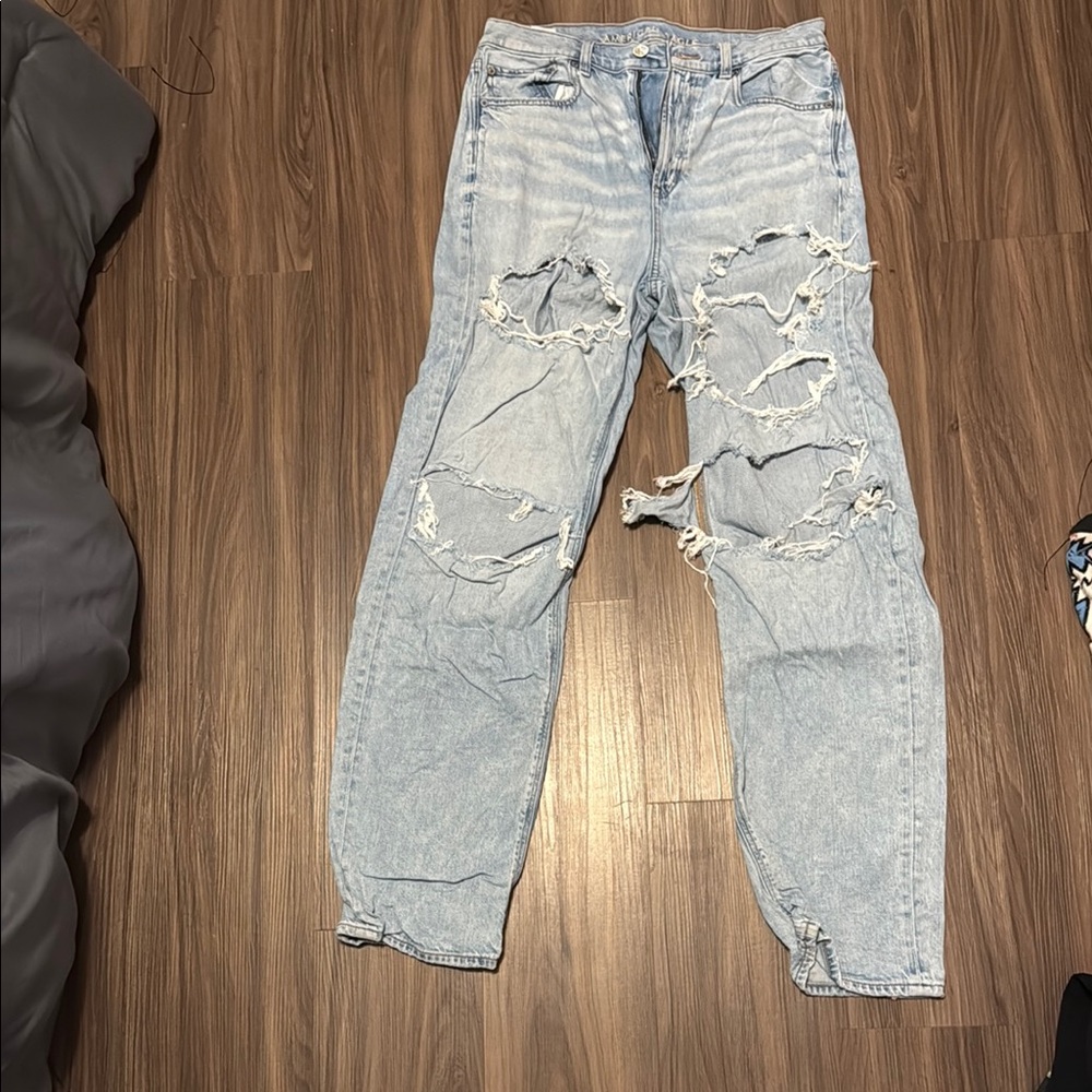 American Eagle Outfitters Light Blue Distressed Jeans